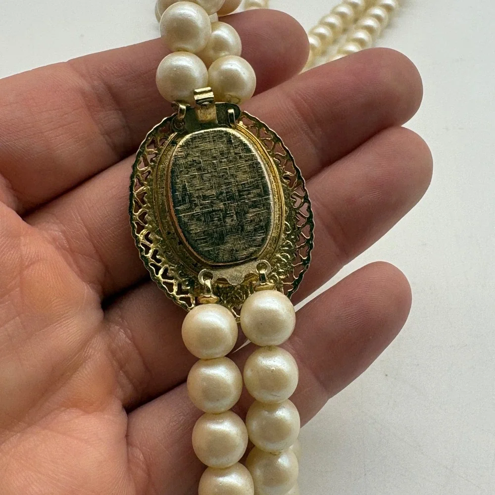 V+B‎ Double Strand Pearl Necklace Gold Tone Filigree Porcelain Rose Clasp